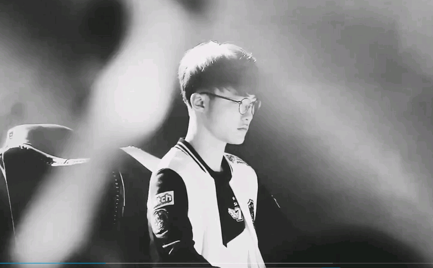 曲线仍具延 曲线仍具延