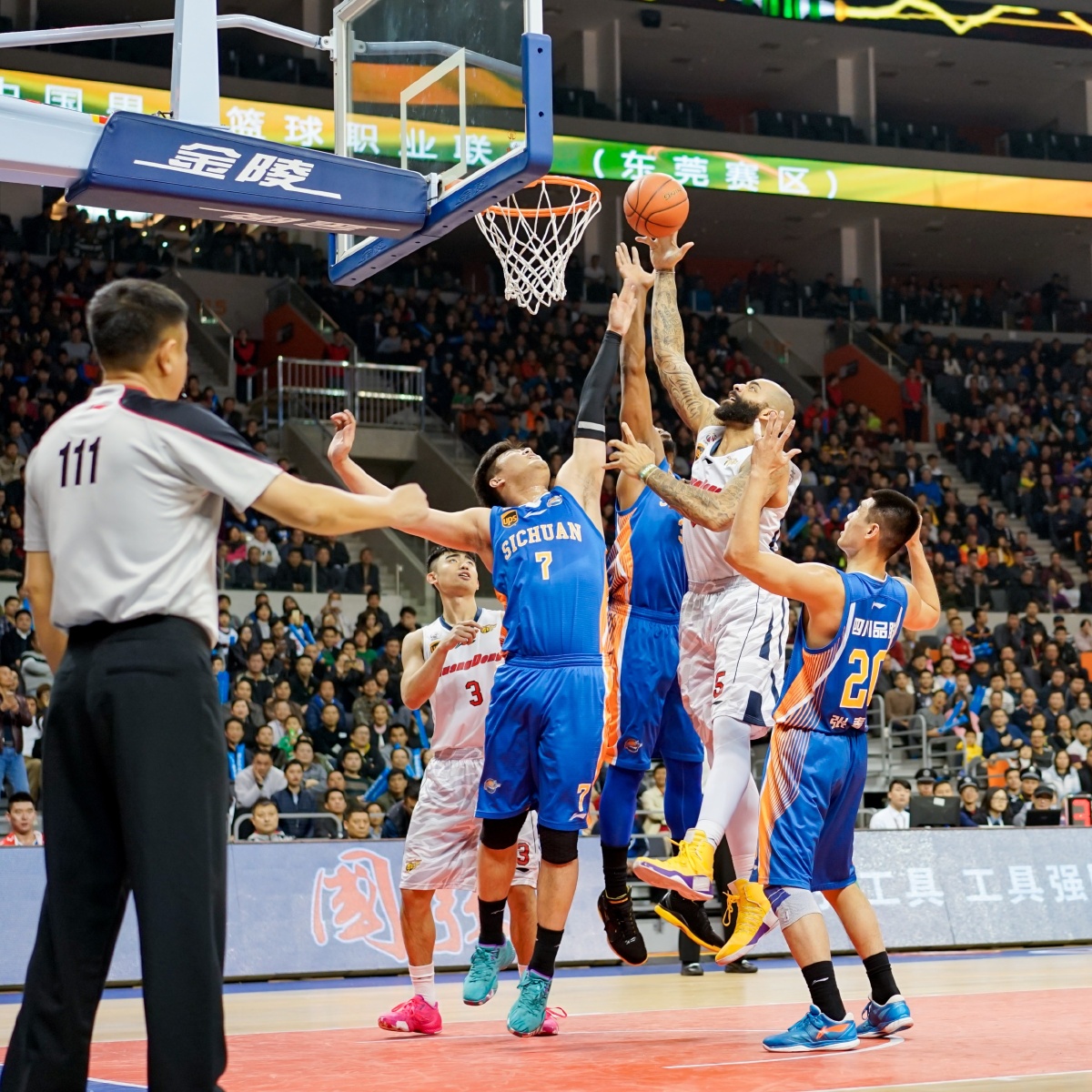 并在弱侧轮 并在弱侧轮