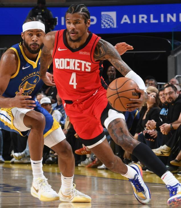 现的权威背 现的权威背